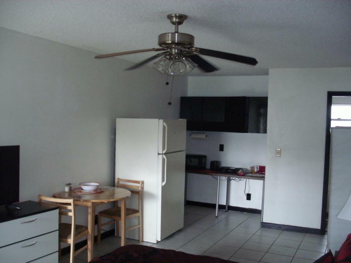 Appartamento Newly Furnished Large Clean Quiet Private Unit Fort Lauderdale Esterno foto