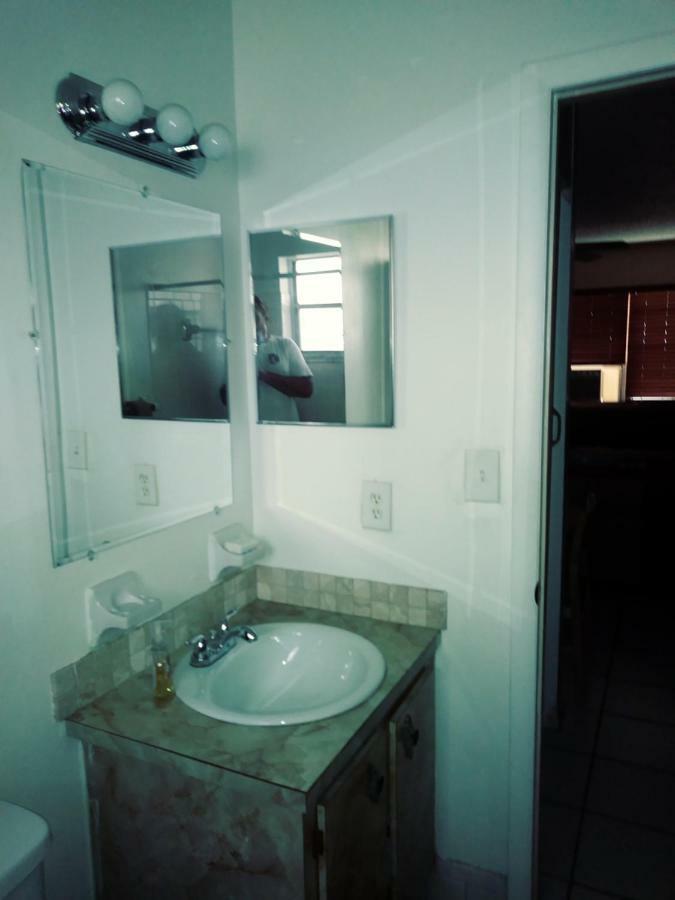 Appartamento Newly Furnished Large Clean Quiet Private Unit Fort Lauderdale Esterno foto